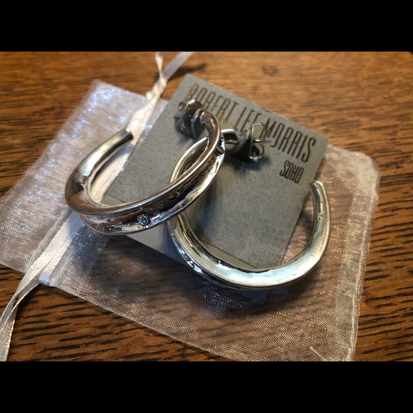 RLM SoHo Silver Cuff Earrings - Picture 3 of 4